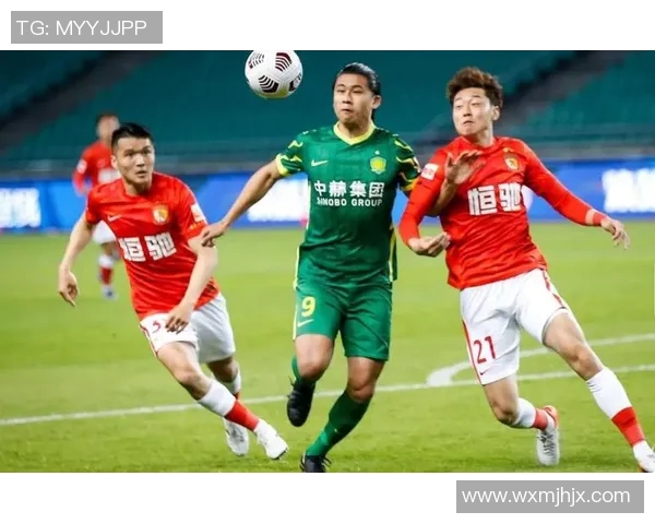 成都足球队以67分领跑精英赛积分榜展现强劲实力